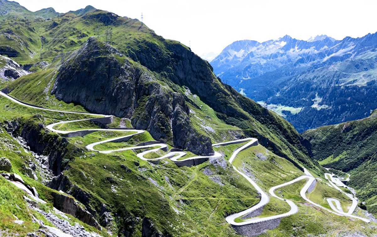 Voyage Suisse plus belle route de Suisse moto auto Saint Gothard itinéraire 2025 2026 2027 Gotthard pass